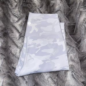 LULULEMON WUNDER UNDER HIGH-RISE TIGHT 28” LUXTREME LEGGINGS